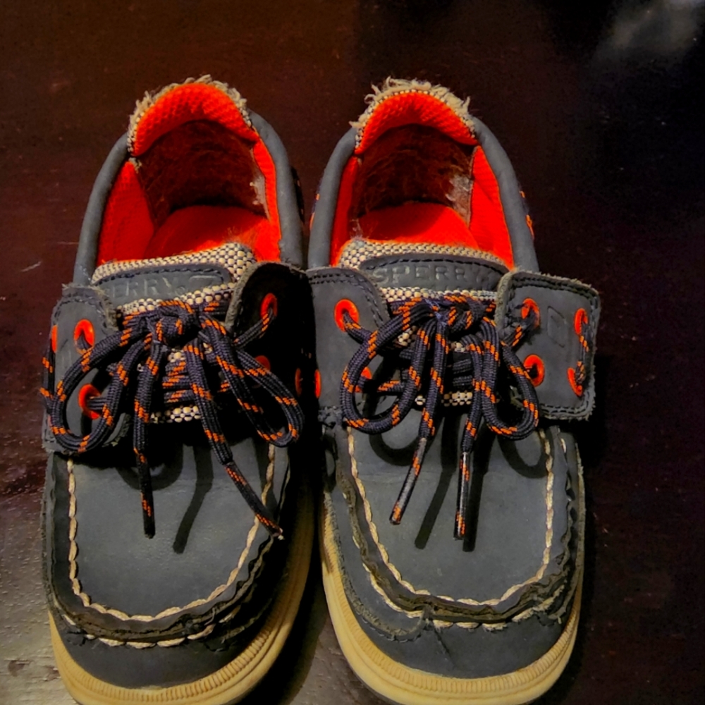 Sperry size 9